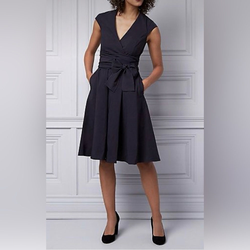 Le Chateau Dress‎ Fit And Flare Size Small Black Tie Waist Made In Canada